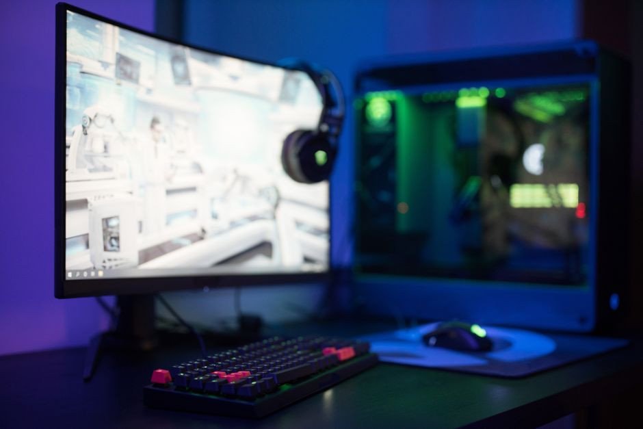 Royal Desktops & Monitors