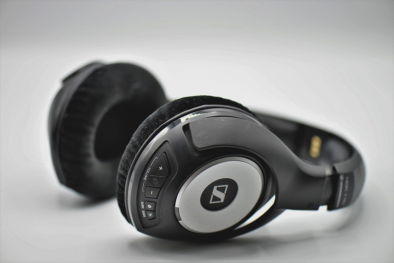 Elegant Bluetooth Earbuds