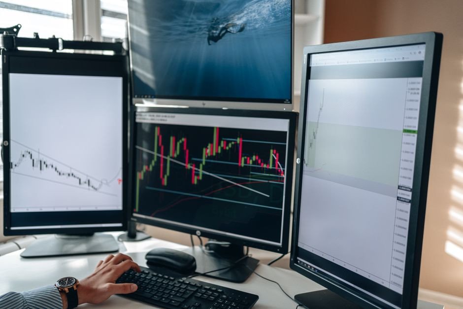Elegant Monitors