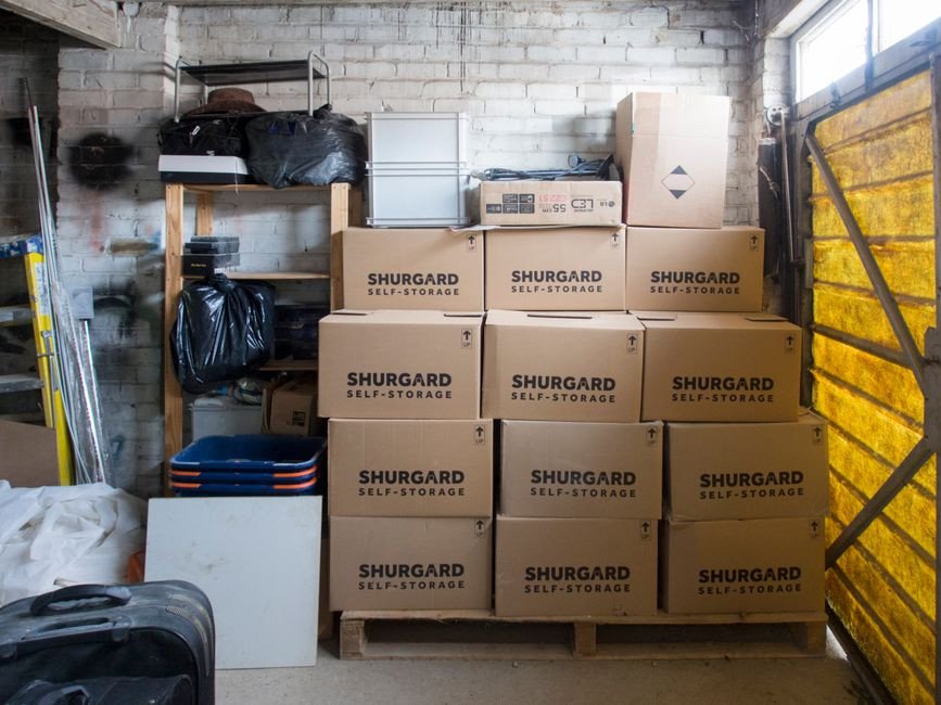 Deluxe Storage